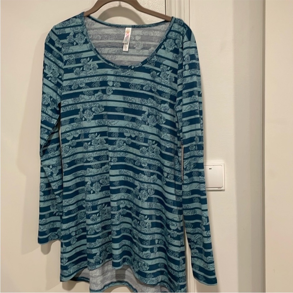 LuLaroe Lynnae Shirt -large long sleeve shirt